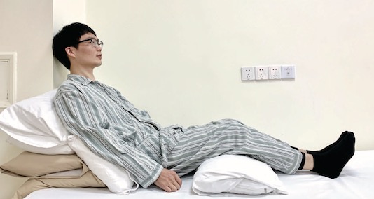 老年人感染了新冠肺炎后，該如何進行康復(fù)訓(xùn)練？